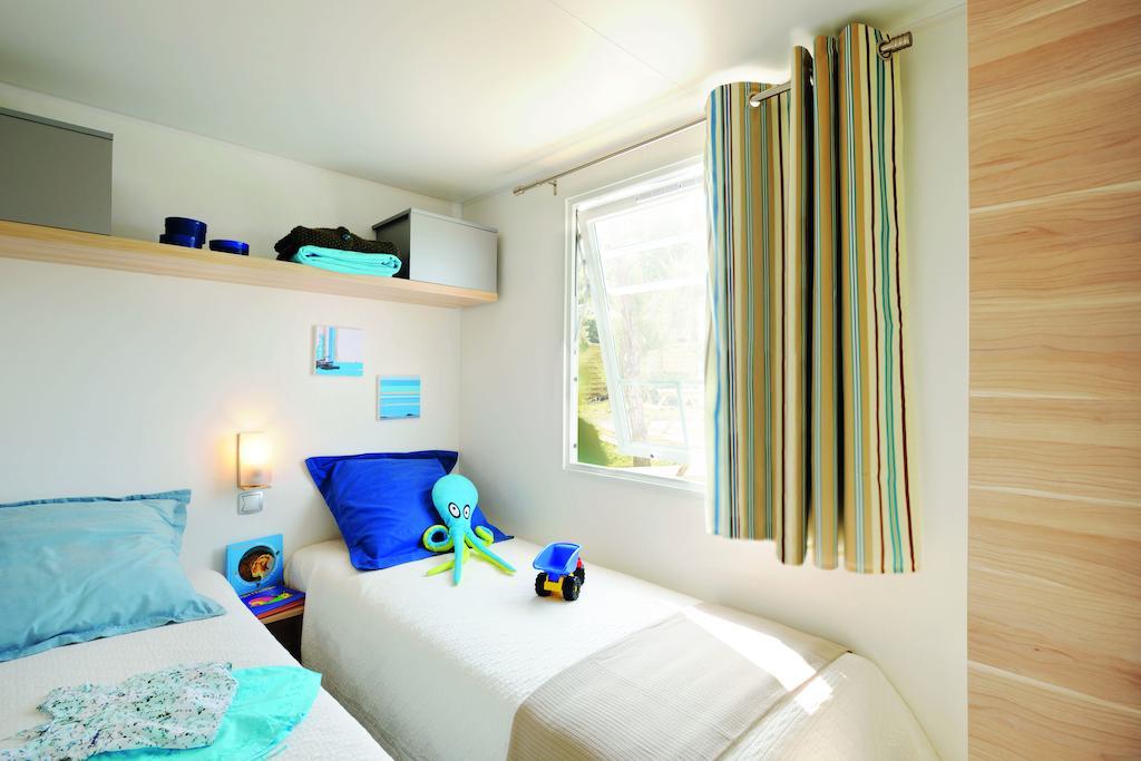 Camping Le Rey Louvie Juzon Oda fotoğraf