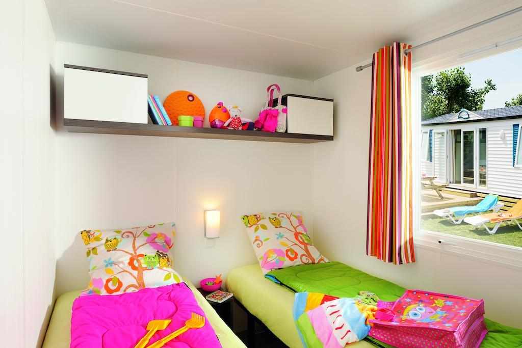 Camping Le Rey Louvie Juzon Oda fotoğraf