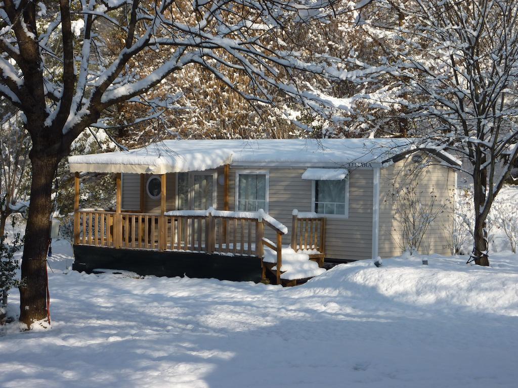 Camping Le Rey Louvie Juzon Oda fotoğraf